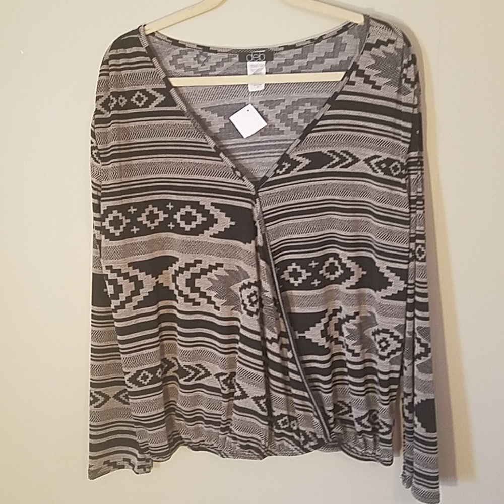 NWT Deb top cross front